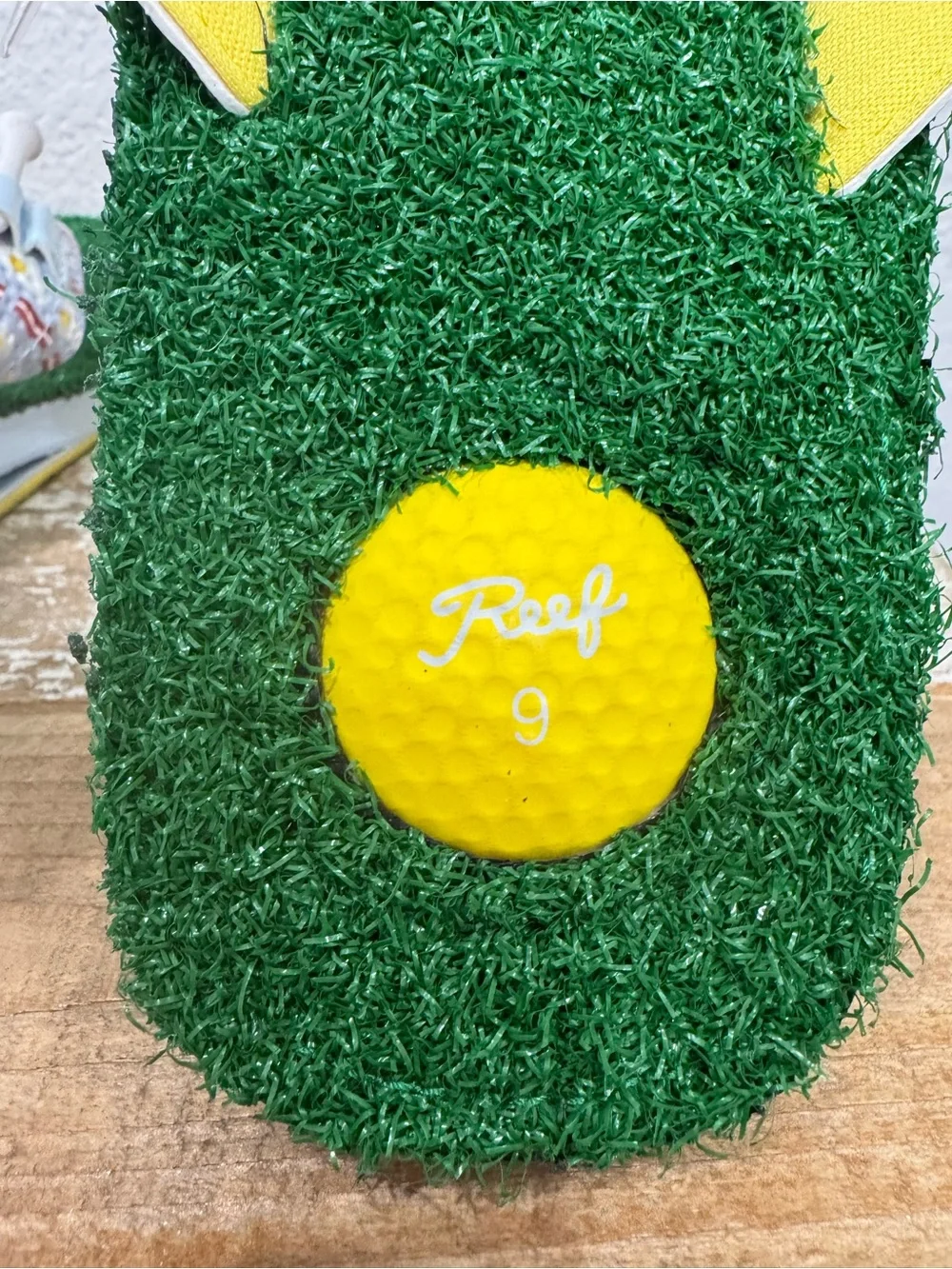 Reef Mulligan Breakfast Golf  Bottle Opener Flip Flops Men Size 9 NEW
